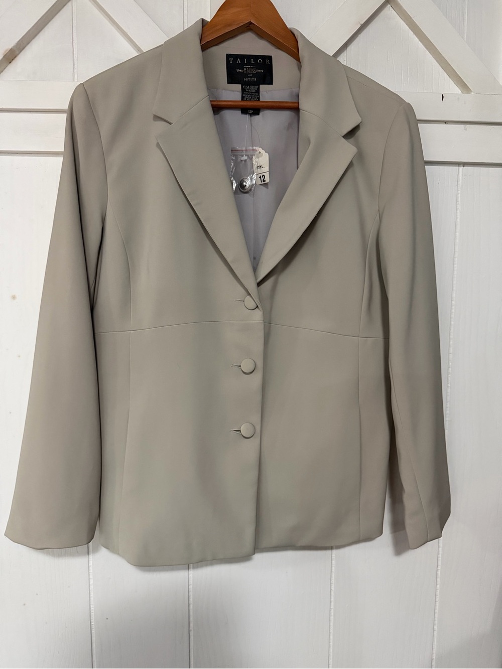 Tailor B. Moss Cream Single-Breasted Notch-Lapel Blazer